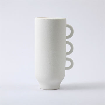 مزهرية سيراميك بيضاء